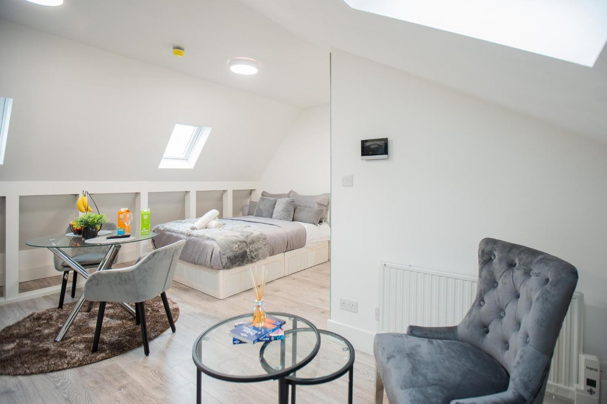Spacious And Modern Studio In London G Экстерьер фото