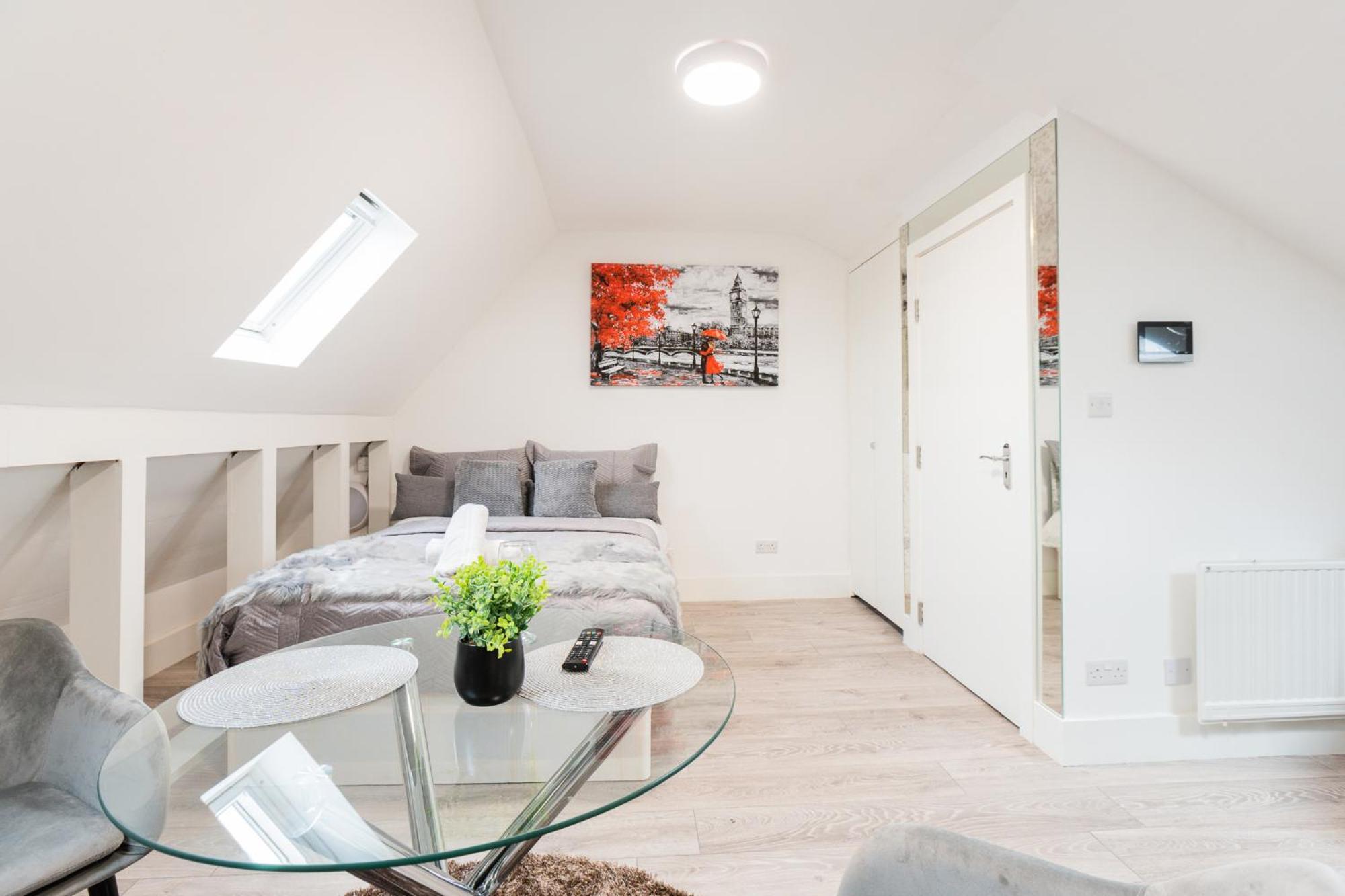 Spacious And Modern Studio In London G Экстерьер фото